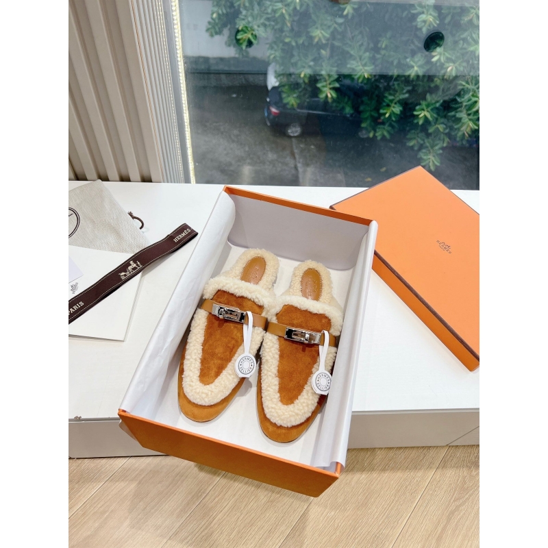 H**mes slippers